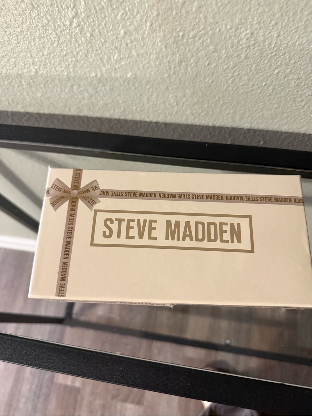 Steve Madden Cream Ivory Faux Leather Snap Closure Wallet - Picture 3 of 3